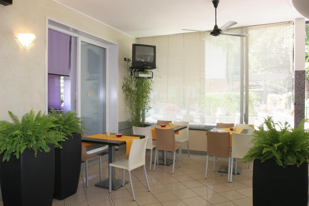 Hotel Villa Rossi Белариа-Игеа Марина Екстериор снимка